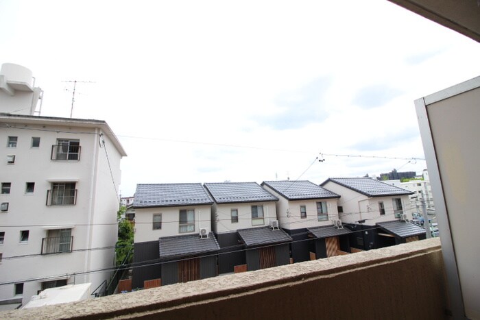 物件内観写真10　(室内からの展望)