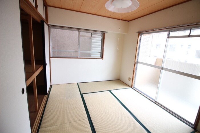 物件内観写真12　(収納)