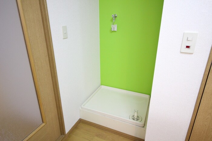 物件内観写真12　(洗濯機置場)