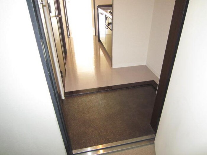 物件内観写真15　(玄関)