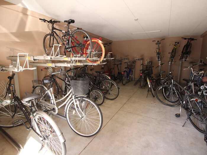 物件外観写真5　(駐輪場)