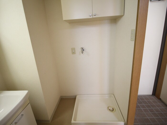 物件内観写真13　(洗濯機置場)