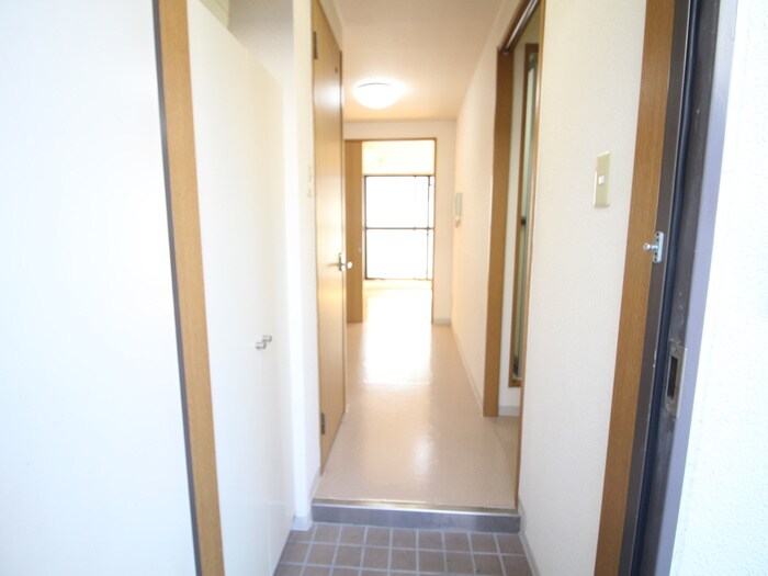 物件内観写真22　(玄関)