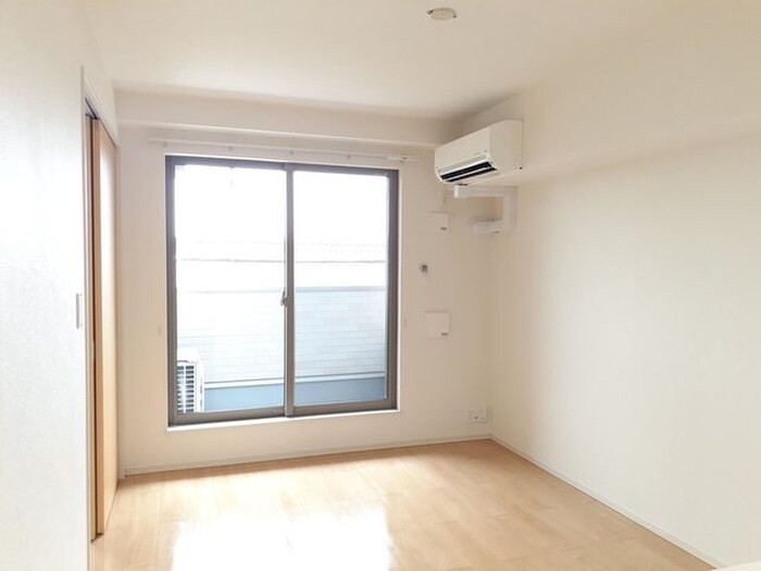 物件内観写真6　(居室)