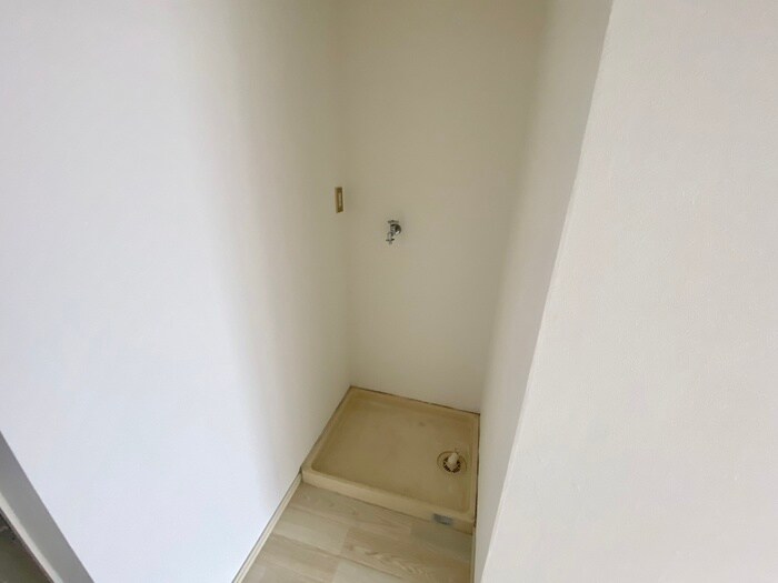 物件内観写真13　(洗濯機置場)