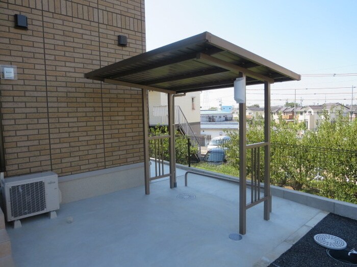 物件外観写真2　(駐輪場)