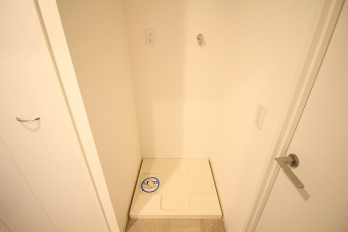 物件内観写真12　(洗濯機置場)