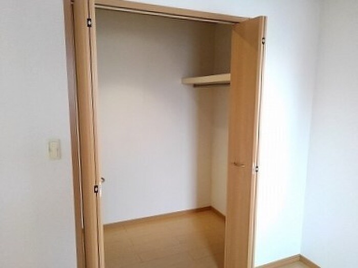 物件内観写真12　(収納)