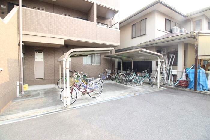 物件外観写真6　(駐輪場)