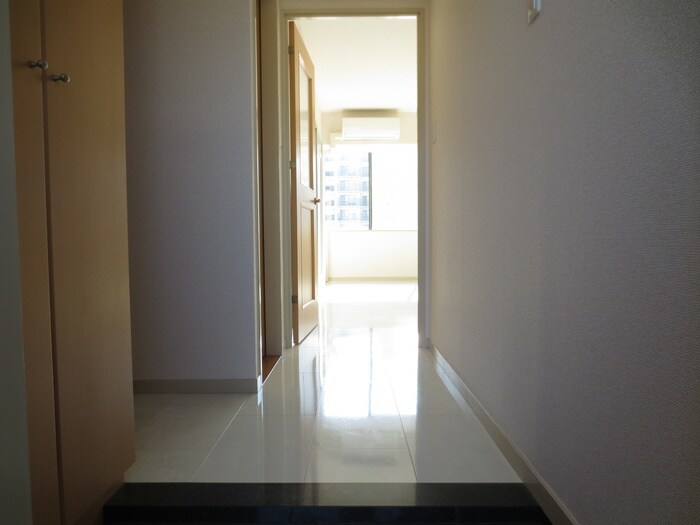 物件内観写真7　(玄関)