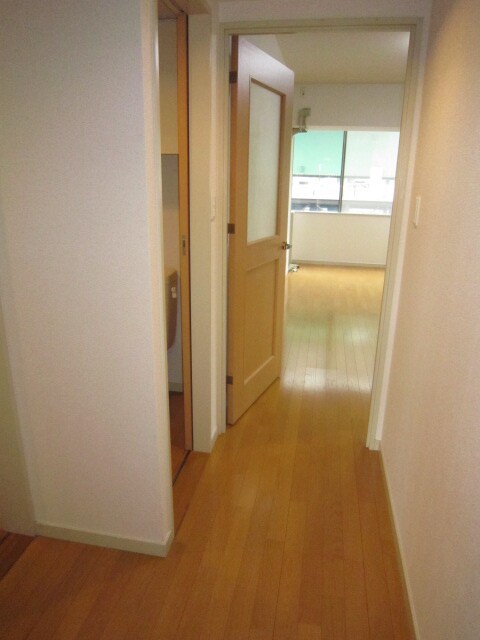 物件内観写真16　(廊下)