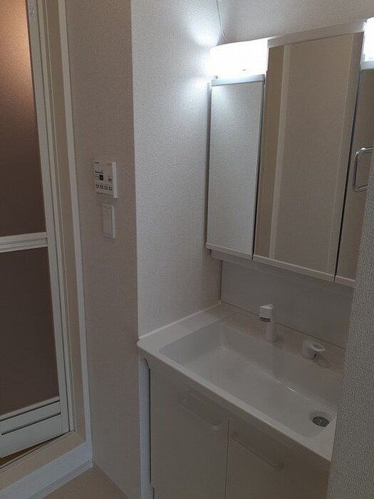 物件内観写真8　(洗面)