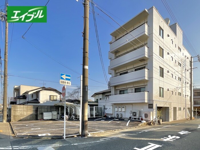 物件外観写真2　(駐車場)