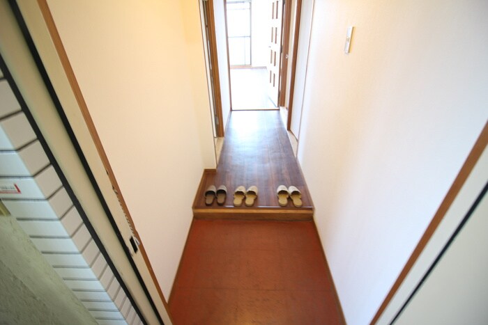 物件内観写真7　(玄関)