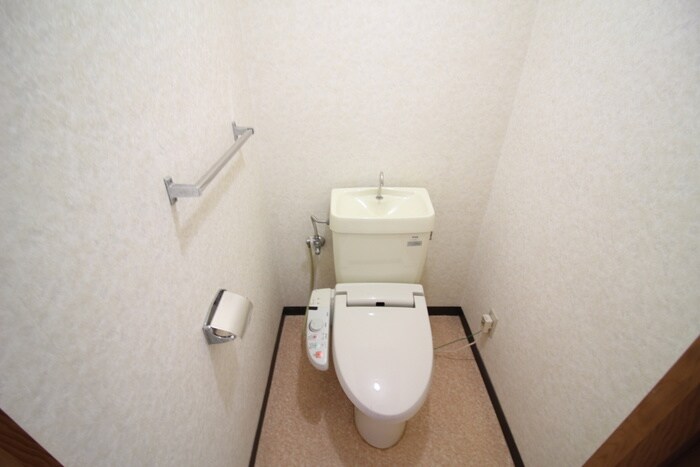 物件内観写真8　(トイレ)