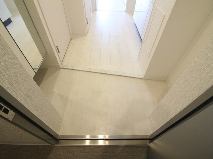 物件内観写真18　(玄関)