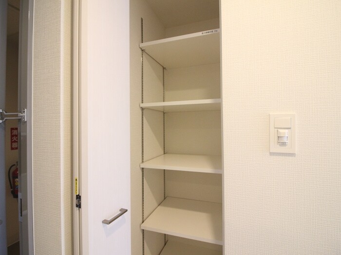 物件内観写真18　(収納)