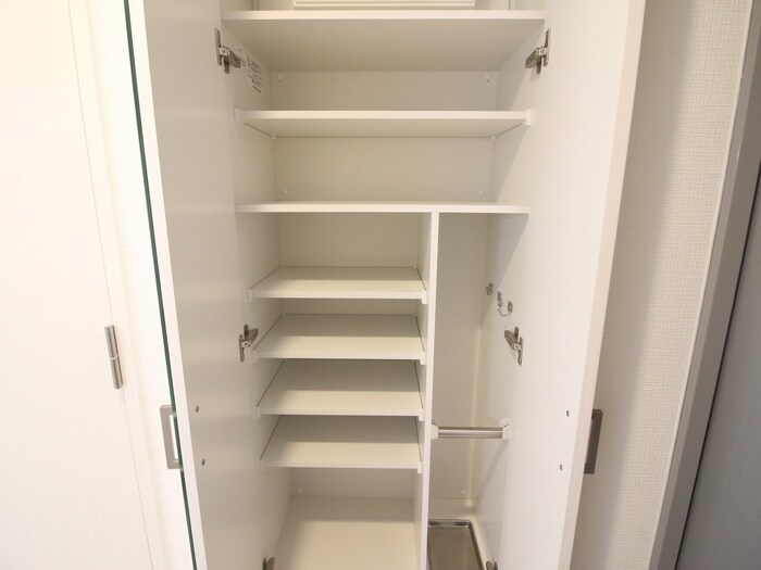 物件内観写真18　(靴箱)