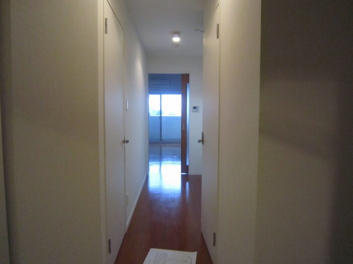 物件内観写真16　(廊下)