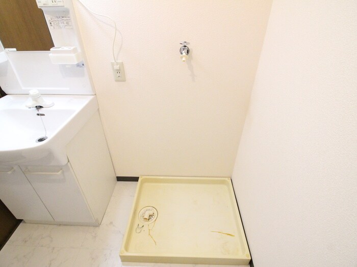 物件内観写真13　(洗濯機置場)