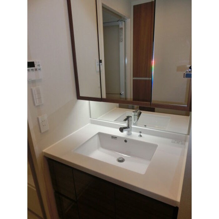 物件内観写真4　(洗面)