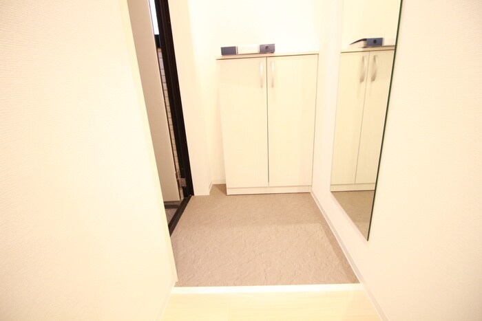物件内観写真17　(玄関)