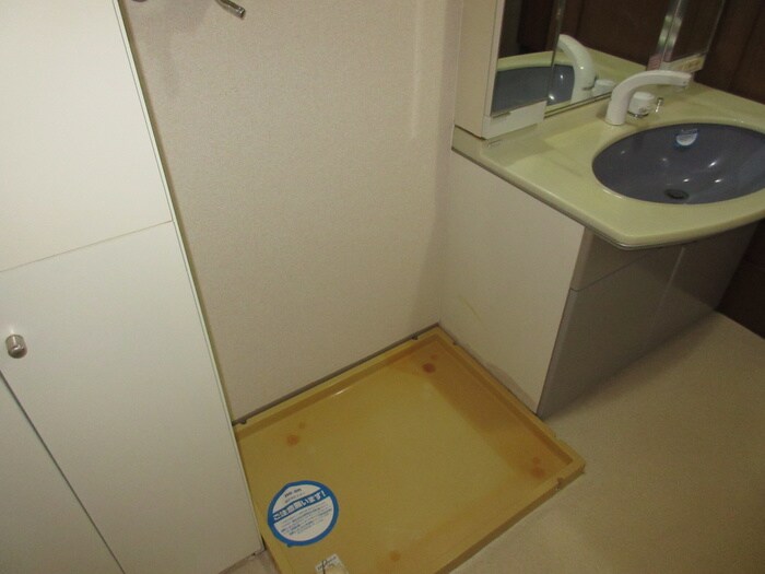 物件内観写真19　(洗濯機置場)