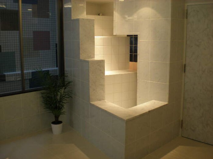 物件外観写真6　(エントランス部分)