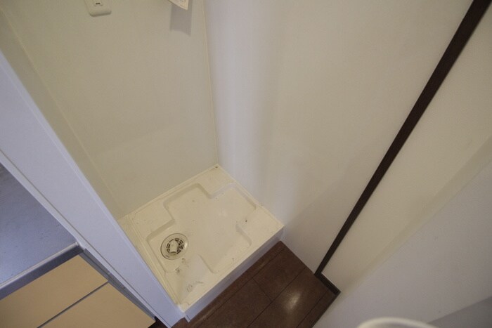 物件内観写真13　(洗濯機置場)