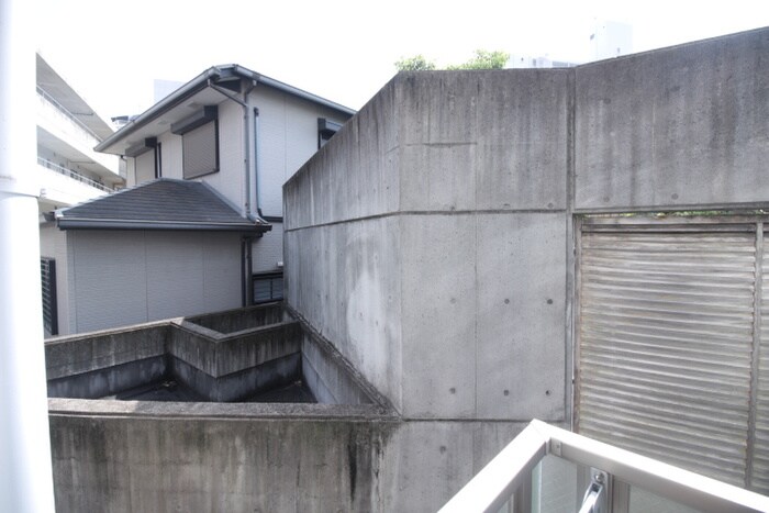 物件内観写真16　(室内からの展望)