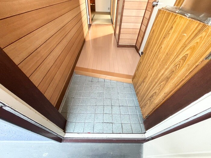 物件内観写真14　(玄関)