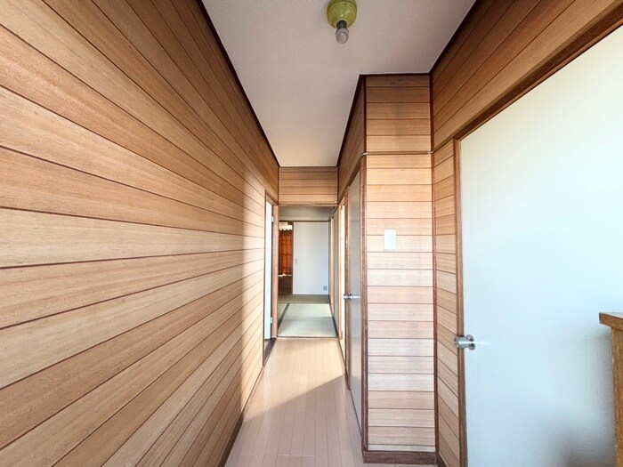 物件内観写真16　(廊下)