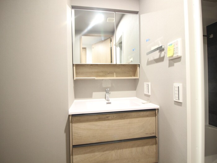 物件内観写真11　(洗面)