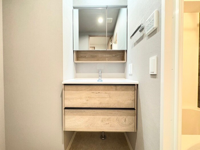 物件内観写真12　(洗面)