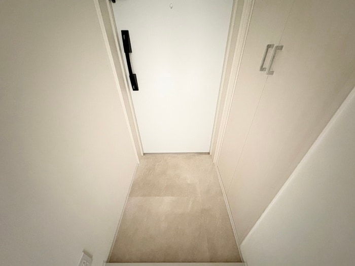 物件内観写真13　(玄関)
