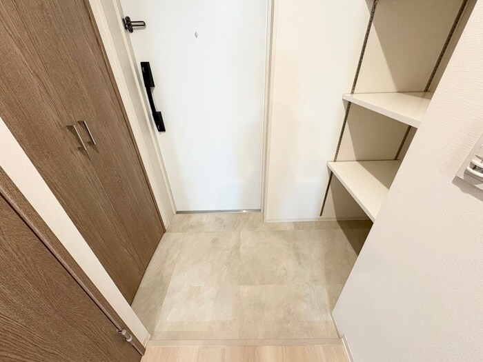 物件内観写真14　(玄関)