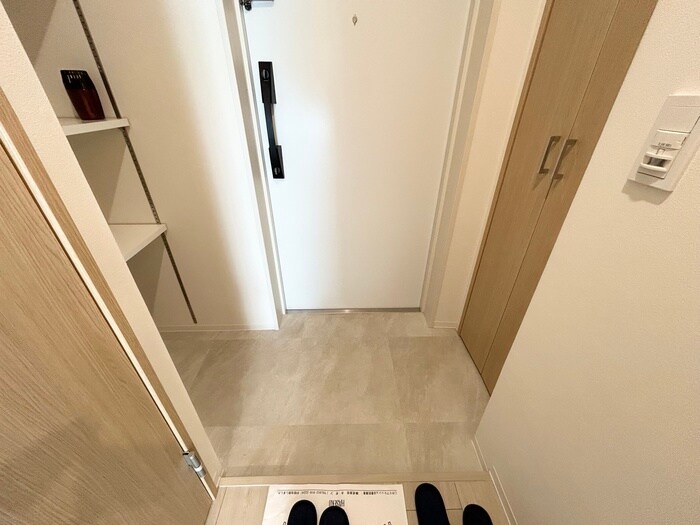物件内観写真16　(玄関)