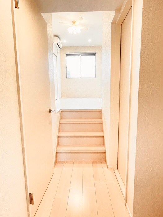 物件内観写真14　(廊下)