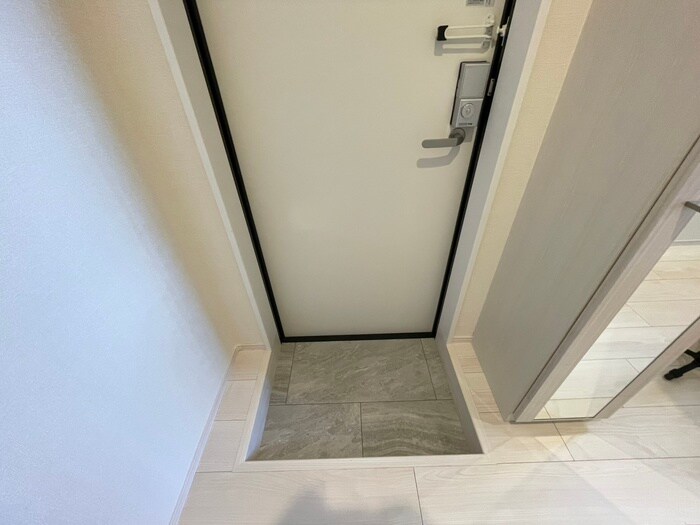 物件内観写真16　(玄関)