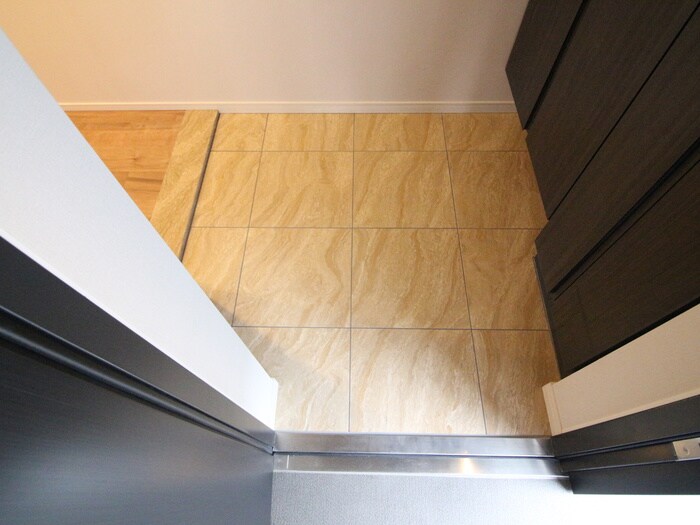 物件内観写真15　(玄関)