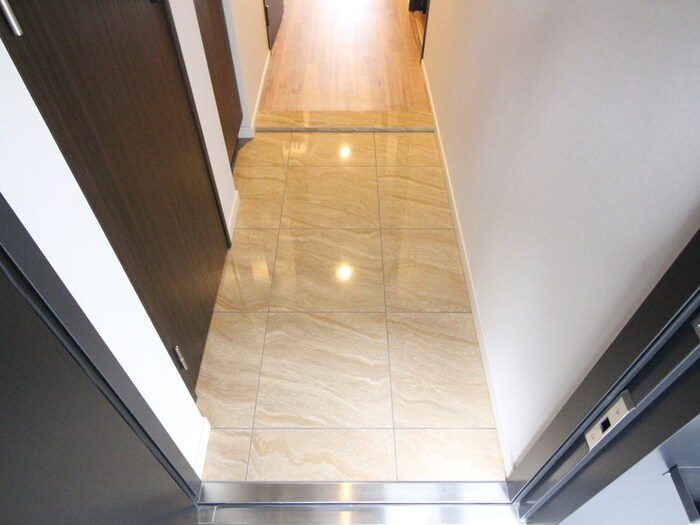 物件内観写真15　(玄関)