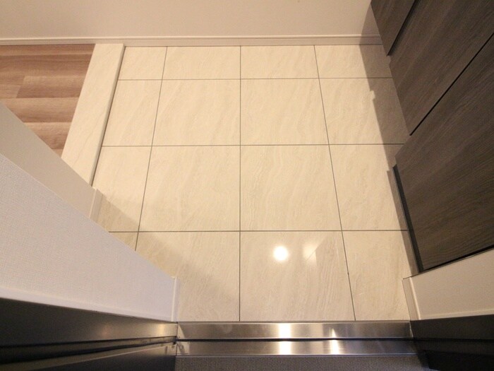 物件内観写真15　(玄関)