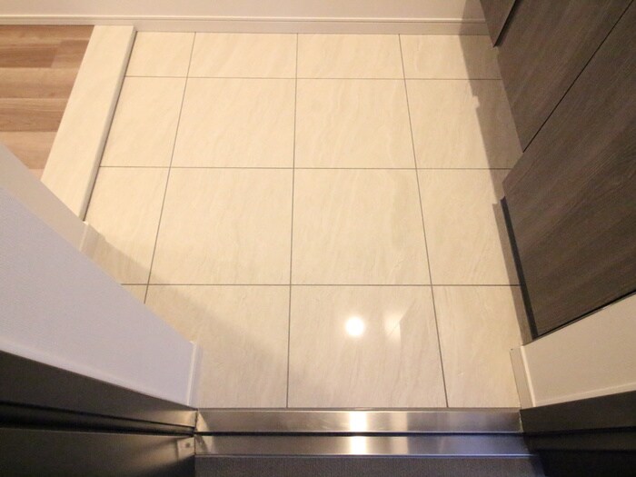 物件内観写真15　(玄関)