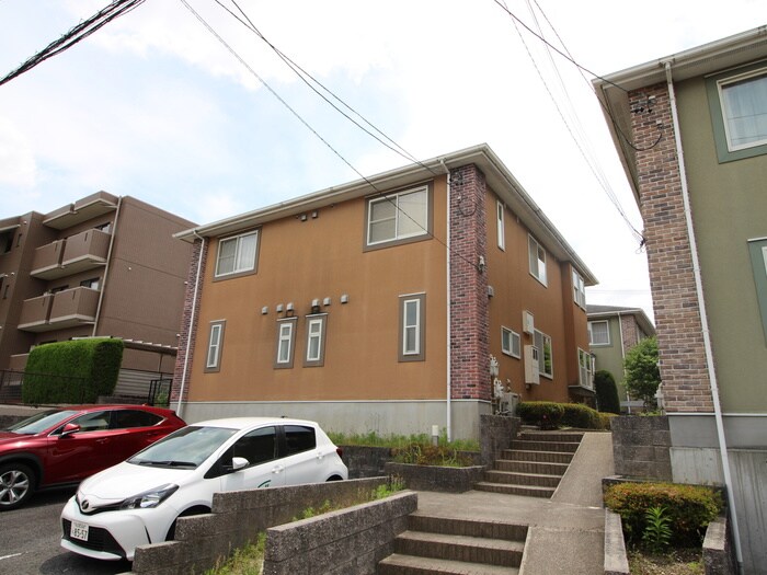 物件外観写真5　(エントランス部分)