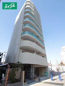 ラフォーレ金山の外観写真