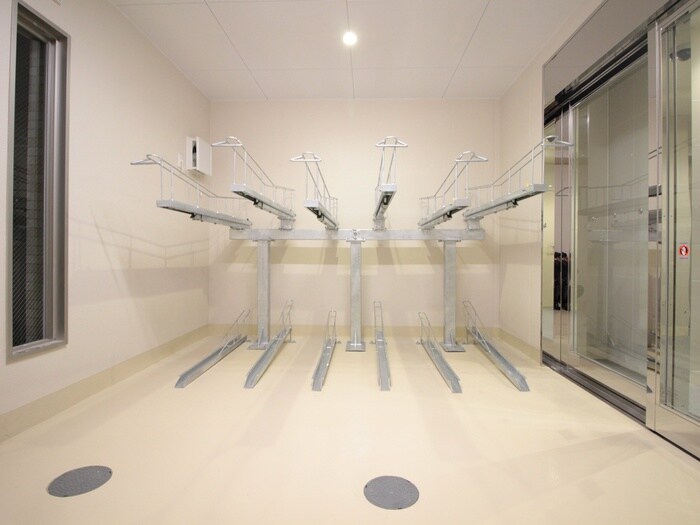 物件外観写真4　(駐輪場)