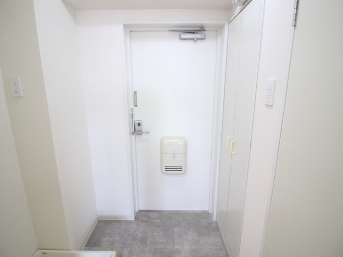 物件内観写真19　(玄関)