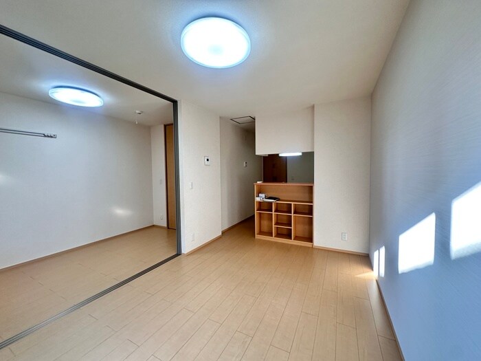 物件内観写真8　(居室)