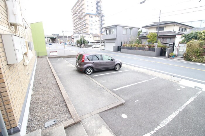 物件外観写真5　(駐車場)