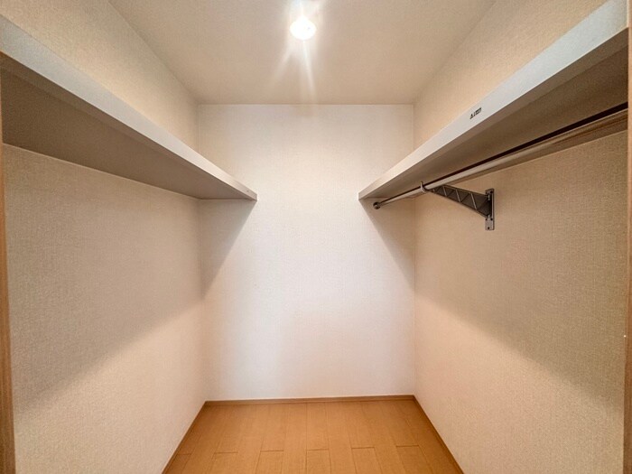 物件内観写真12　(収納)